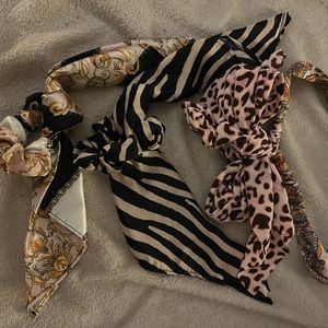 3 Scrunchies hair accessories like new